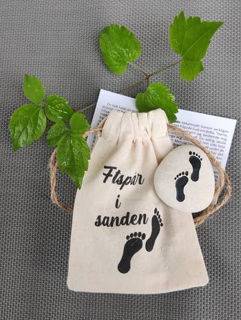 Sten - Fotspår i sanden, en produkt från Nya Musik som utvecklar och engagerar människor i alla åldrar.