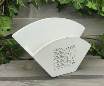 Kaffefilterhållare - Fem bröd och två fiskar, en produkt från Nya Musik som utvecklar och engagerar människor i alla åldrar.