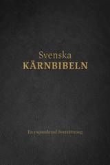 Svenska Kärnbibeln - Helbibel - Svart Cabraskinn, en produkt från Nya Musik som utvecklar och engagerar människor i alla åldrar.