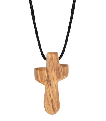 Halssmycke – Kors - Olivträ, en produkt från Nya Musik som utvecklar och engagerar människor i alla åldrar.