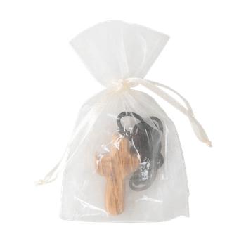 Halssmycke – Kors - Olivträ, en produkt från Nya Musik som utvecklar och engagerar människor i alla åldrar.