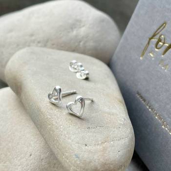 Örhängen – Hjärtan, en produkt från Nya Musik som utvecklar och engagerar människor i alla åldrar.