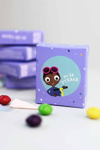 Tablettask - Du är dyrbar/Du gör mig glad, en produkt från Nya Musik som utvecklar och engagerar människor i alla åldrar.