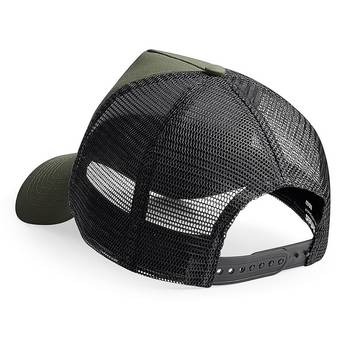 Truckerkeps – Stronger, olivgrön, en produkt från Nya Musik som utvecklar och engagerar människor i alla åldrar.