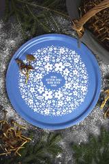 Stor serveringsbricka - Dag efter dag bär han oss, en produkt från Nya Musik som utvecklar och engagerar människor i alla åldrar.