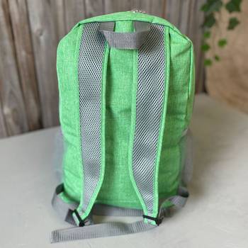 Ryggsäck - Hopvikbar - Allt förmår jag - Grön, en produkt från Nya Musik som utvecklar och engagerar människor i alla åldrar.