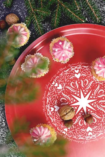 Bricka - Gläns över sjö och strand, en produkt från Nya Musik som utvecklar och engagerar människor i alla åldrar.