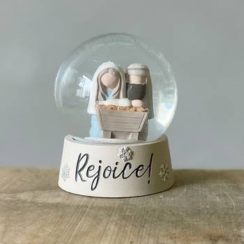 Snöglob - Julkrubba, en produkt från Nya Musik som utvecklar och engagerar människor i alla åldrar.