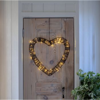 Utumhusdekoration - Hjärta, en produkt från Nya Musik som utvecklar och engagerar människor i alla åldrar.