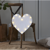 Hängande dekoration - Vitt hjärta i papper, en produkt från Nya Musik som utvecklar och engagerar människor i alla åldrar.