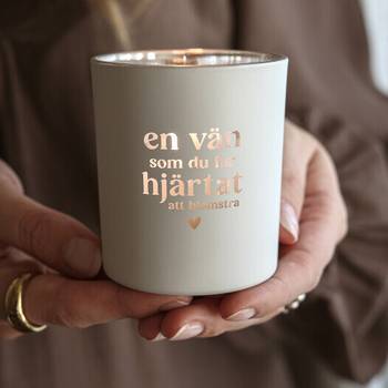 Lykta - En vän som du får hjärtat att blomstra, en produkt från Nya Musik som utvecklar och engagerar människor i alla åldrar.