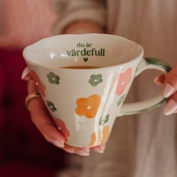 Mugg - Du är värdefull, en produkt från Nya Musik som utvecklar och engagerar människor i alla åldrar.