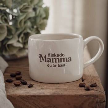 Mugg - Älskade mamma, en produkt från Nya Musik som utvecklar och engagerar människor i alla åldrar.