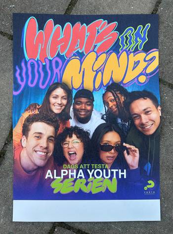 Alpha Youth - Affisch - A3 - What's On Your Mind? - Blå/lila, en produkt från Nya Musik som utvecklar och engagerar människor i alla åldrar.