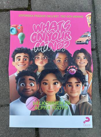 Alpha Youth - Affisch - A3 - What's On Your Mind? - Animerad - Rosa, en produkt från Nya Musik som utvecklar och engagerar människor i alla åldrar.