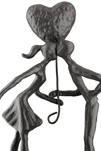 Skulptur – Par med hjärta, en produkt från Nya Musik som utvecklar och engagerar människor i alla åldrar.