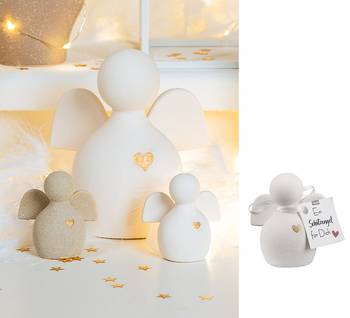 Ängel med guldfärgat hjärta - Vit - 6 cm, en produkt från Nya Musik som utvecklar och engagerar människor i alla åldrar.