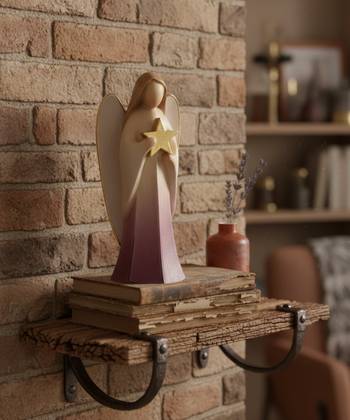 Skyddsängel med stjärna - 16 cm, en produkt från Nya Musik som utvecklar och engagerar människor i alla åldrar.