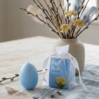 Påskljus - Äggformat - Med påskkort - Blandade färger, en produkt från Nya Musik som utvecklar och engagerar människor i alla åldrar.