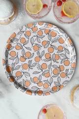 Stor serveringsbricka - Love is kind, en produkt från Nya Musik som utvecklar och engagerar människor i alla åldrar.