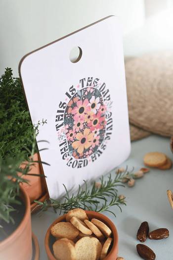 Serveringsbräda - This is the day that the Lord has made, en produkt från Nya Musik som utvecklar och engagerar människor i alla åldrar.