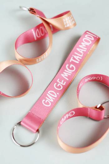 Kort nyckelband - Gud ge mig tålamod, en produkt från Nya Musik som utvecklar och engagerar människor i alla åldrar.