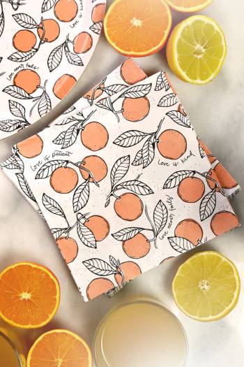 Servetter - Love is patient, love is kind, en produkt från Nya Musik som utvecklar och engagerar människor i alla åldrar.