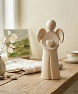 Handgjord ängel med hjärta - 15 cm, en produkt från Nya Musik som utvecklar och engagerar människor i alla åldrar.