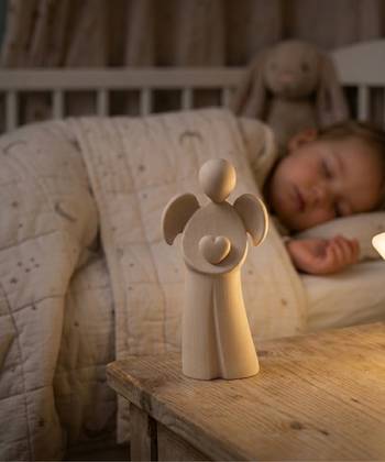 Handgjord ängel med hjärta - 15 cm, en produkt från Nya Musik som utvecklar och engagerar människor i alla åldrar.