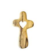 Handkors med hjärta - Olivträ - 9 cm, en produkt från Nya Musik som utvecklar och engagerar människor i alla åldrar.