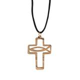 Halsband – Kors / fisk - Olivträ, en produkt från Nya Musik som utvecklar och engagerar människor i alla åldrar.