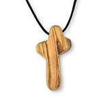 Halsband – Kors - Olivträ, en produkt från Nya Musik som utvecklar och engagerar människor i alla åldrar.