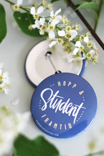 Stor knapp: Student / Hopp & framtid, en produkt från Nya Musik som utvecklar och engagerar människor i alla åldrar.