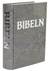 Bibel 2000 - Med presentationssid - Konfirmationsbibel (äldre upplaga), en produkt från Nya Musik som utvecklar och engagerar människor i alla åldrar.