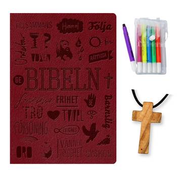 Konfirmationspaket - Bibel 2000 - Röd, en produkt från Nya Musik som utvecklar och engagerar människor i alla åldrar.