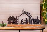 Adventsljusstake för värmeljus - Julkrubba, en produkt från Nya Musik som utvecklar och engagerar människor i alla åldrar.