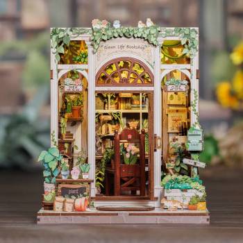 Miniatyrhus - Green Life Bookshop, en produkt från Nya Musik som utvecklar och engagerar människor i alla åldrar.