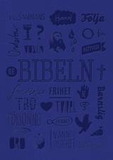 Bibel 2026 Konfirmandutgåva Blå, en produkt från Nya Musik som utvecklar och engagerar människor i alla åldrar.