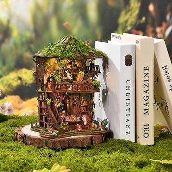 Miniatyrhus - Forest Tree Book Club, en produkt från Nya Musik som utvecklar och engagerar människor i alla åldrar.