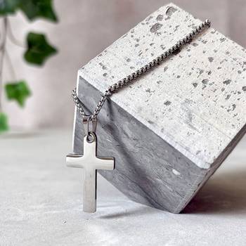 Halssmycke – Kors, en produkt från Nya Musik som utvecklar och engagerar människor i alla åldrar.