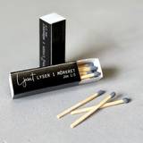 Tändsticksask – Ljuset lyser i mörkret, en produkt från Nya Musik som utvecklar och engagerar människor i alla åldrar.