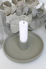Ljusstake - Älskad, värdefull, dyrbar - Grön, en produkt från Nya Musik som utvecklar och engagerar människor i alla åldrar.
