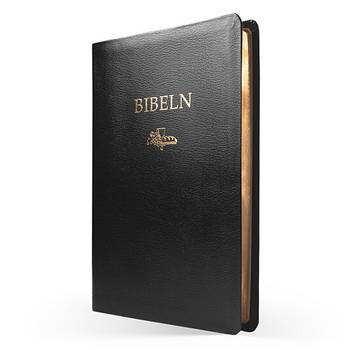 Svenska Folkbibeln 2015 Slimline, svart äkta kalvskinn, en produkt från Nya Musik som utvecklar och engagerar människor i alla åldrar.