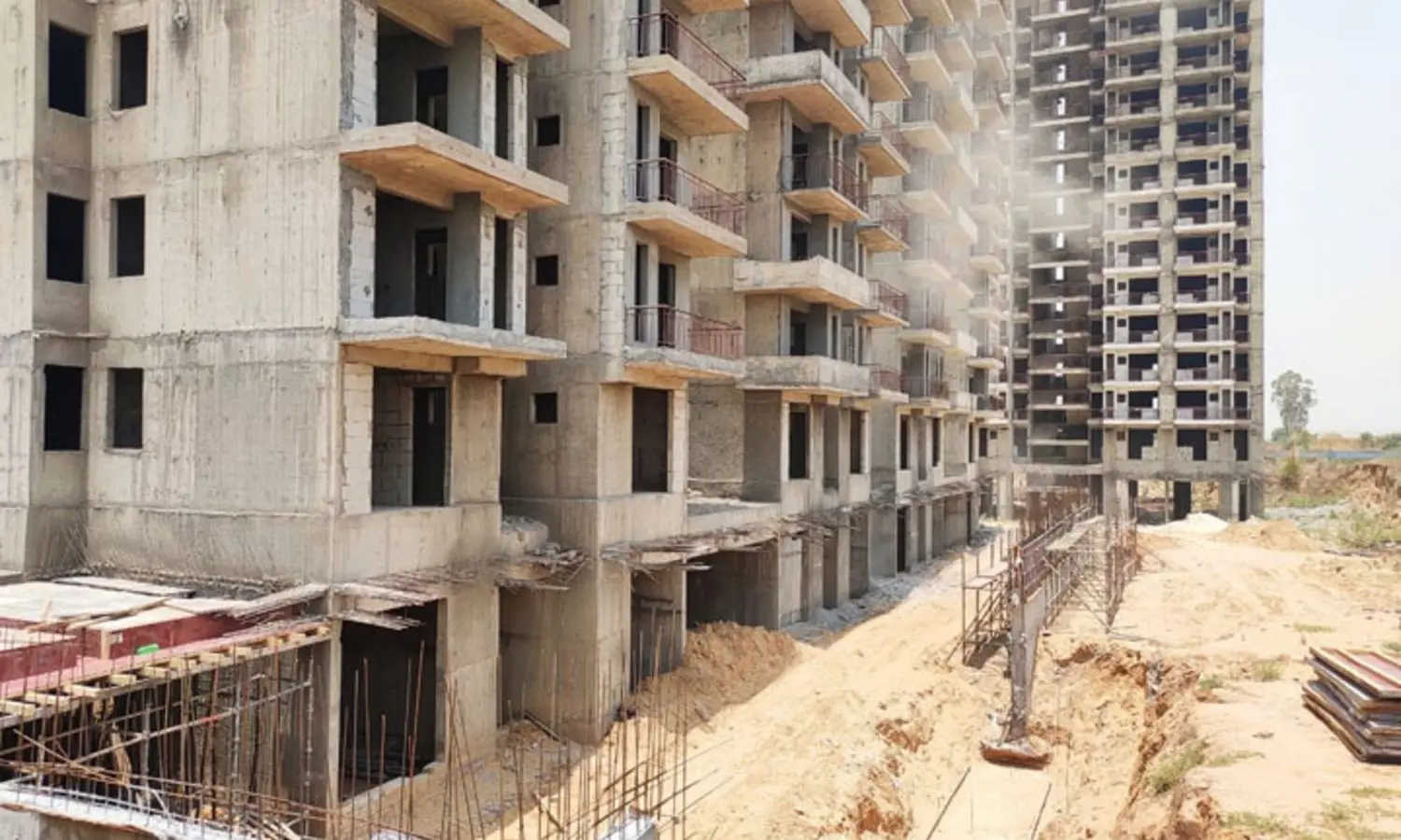 Supertech Araville Sector 54 Gurgaon - Tower Construction 2