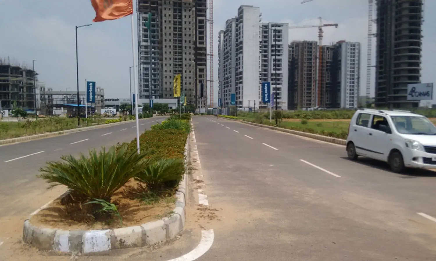 Supertech Aadri Sector 78 Gurgaon - Outdoor Space 3