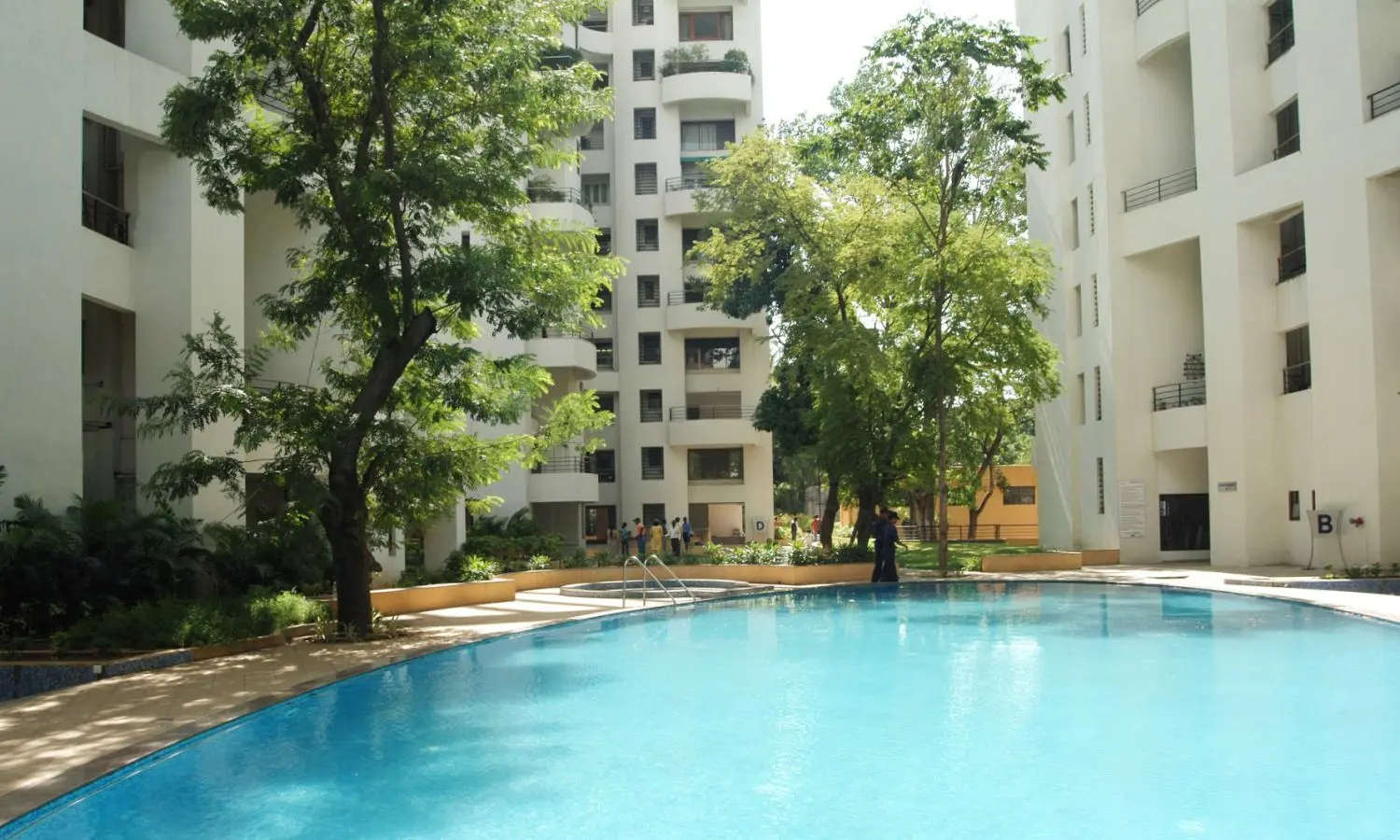 Swimming pool