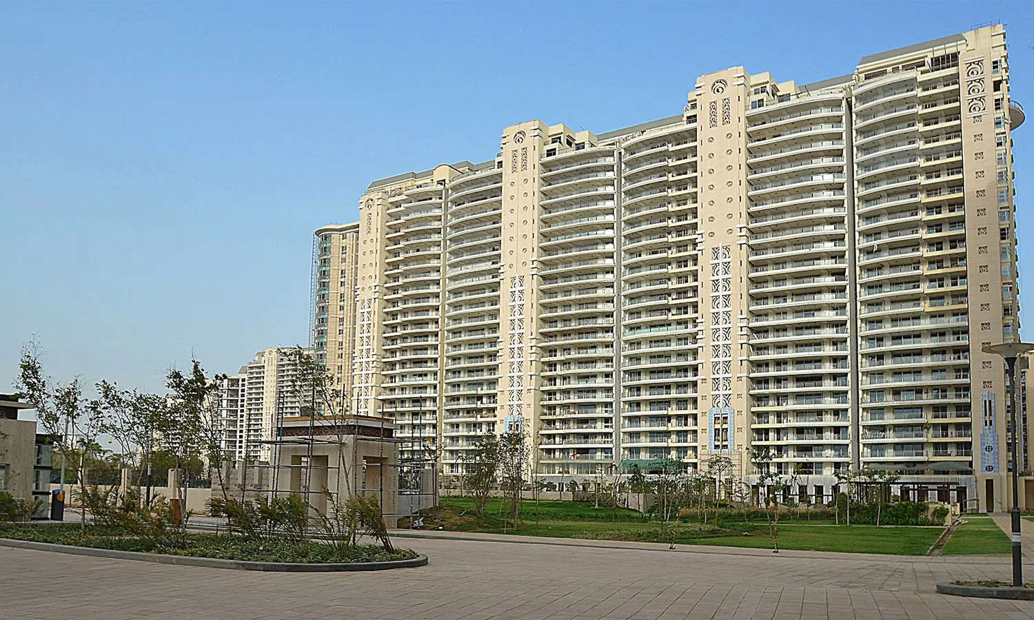 DLF Magnolias