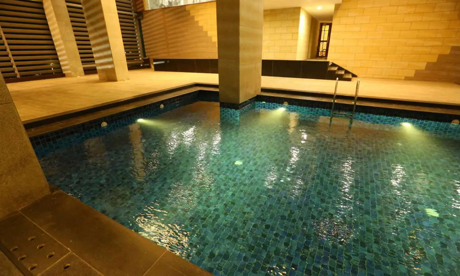 Swimming pool