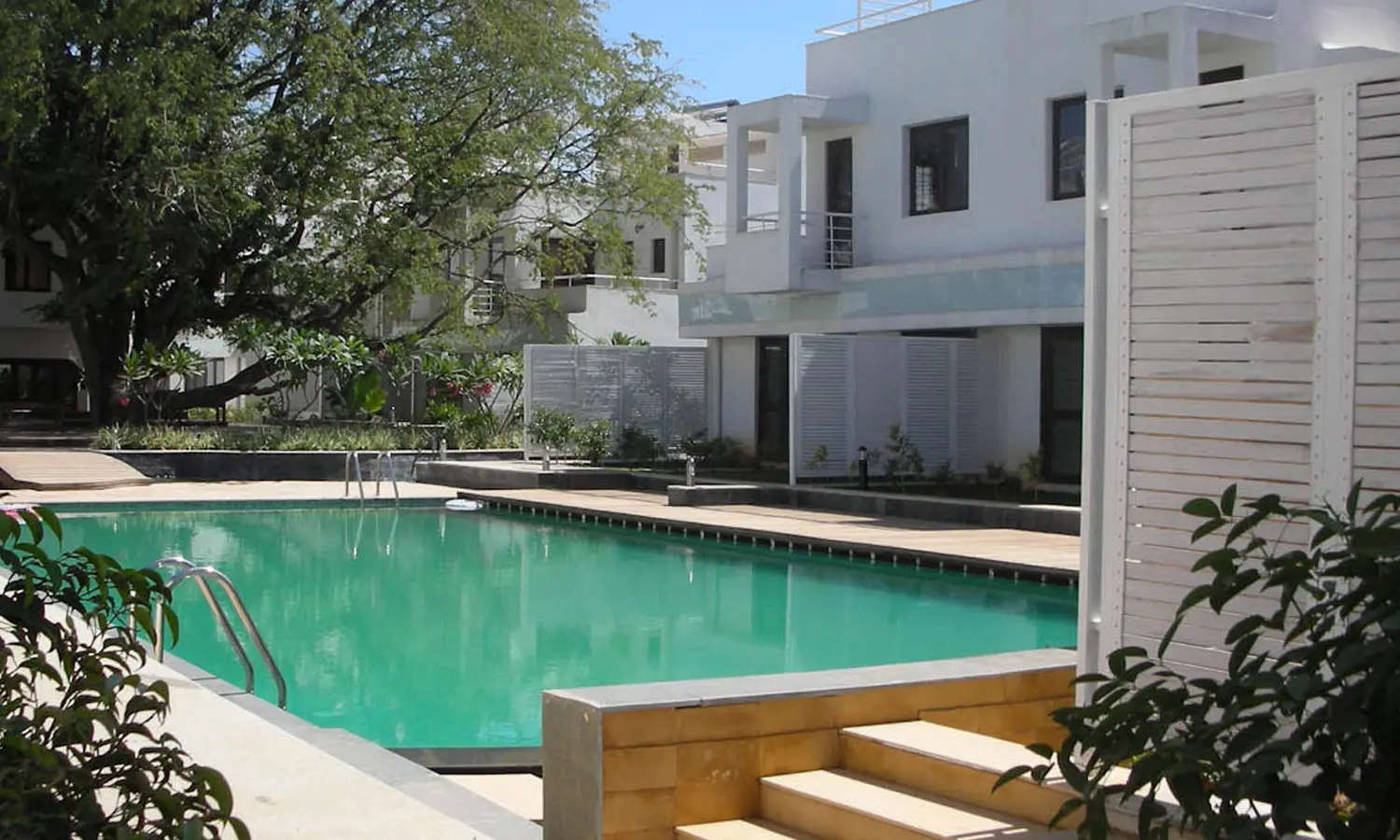 Swimming pool