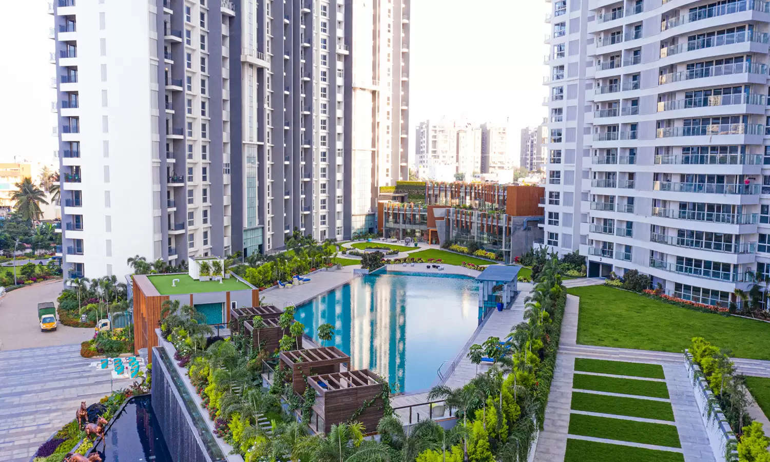 Swimming pool